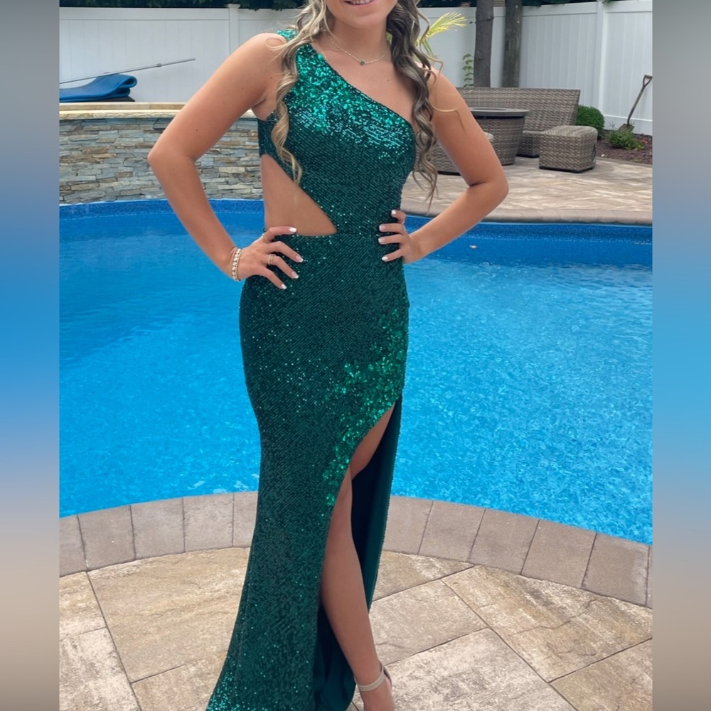 Amarra size 2 gown emerald green sequence